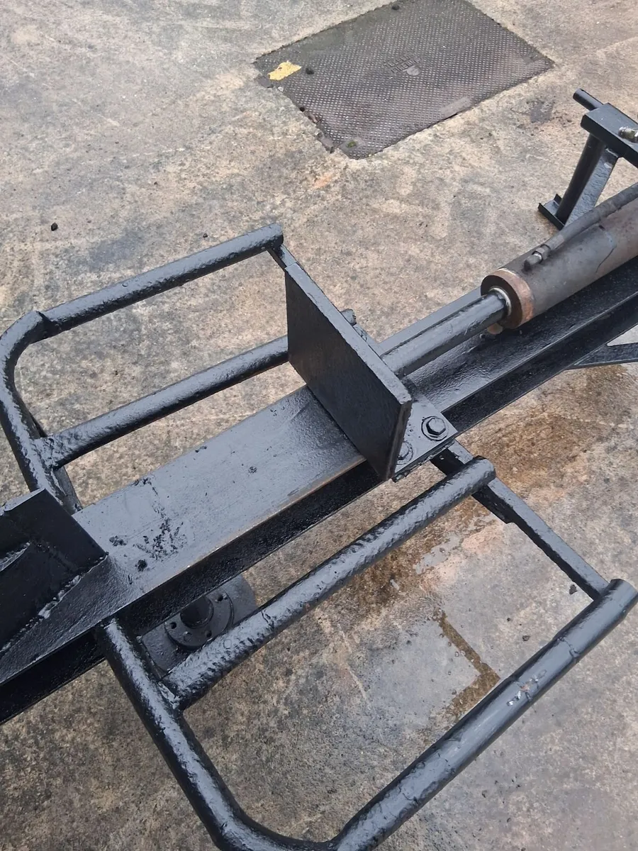Log splitter - Image 2