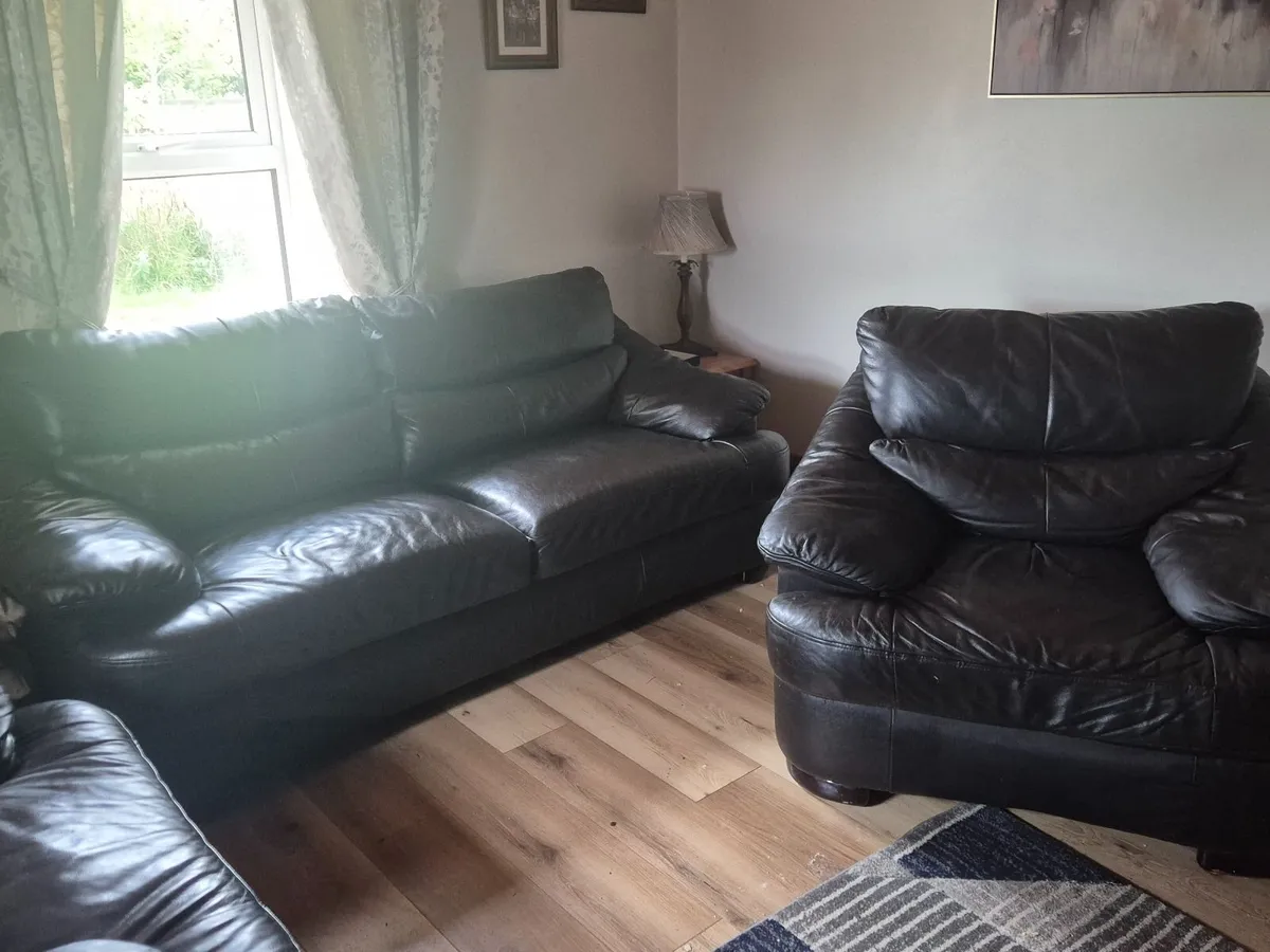 3 piece leather suite - Image 1