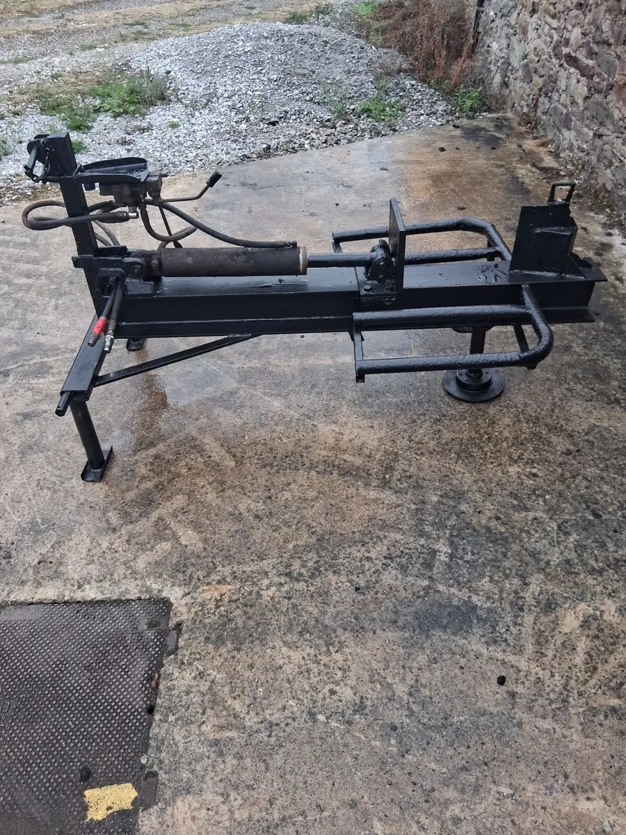 Log splitter - Image 1