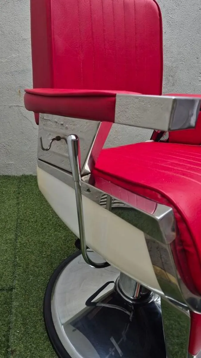 Barbers Chair - Image 1