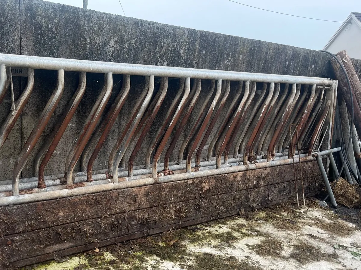 Heavy duty galvanised barrier - Image 1