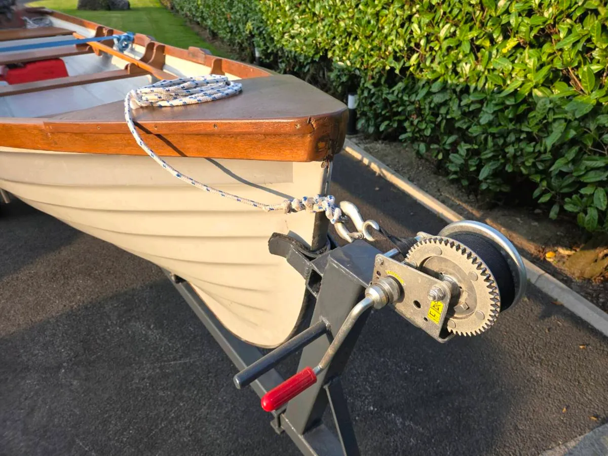 17ft Fishing boat - Image 3