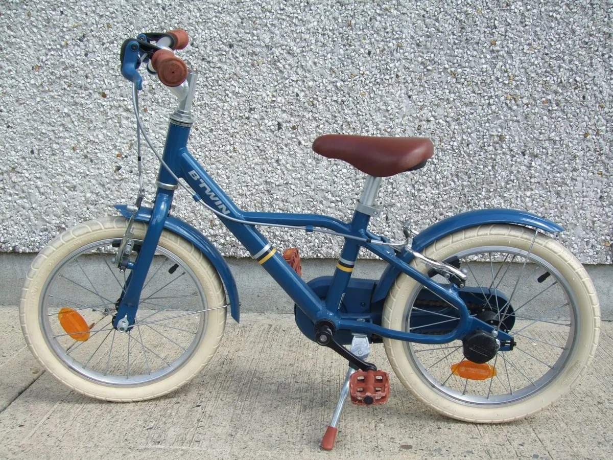 kids 16 inch small bike with stabilisers - Image 4