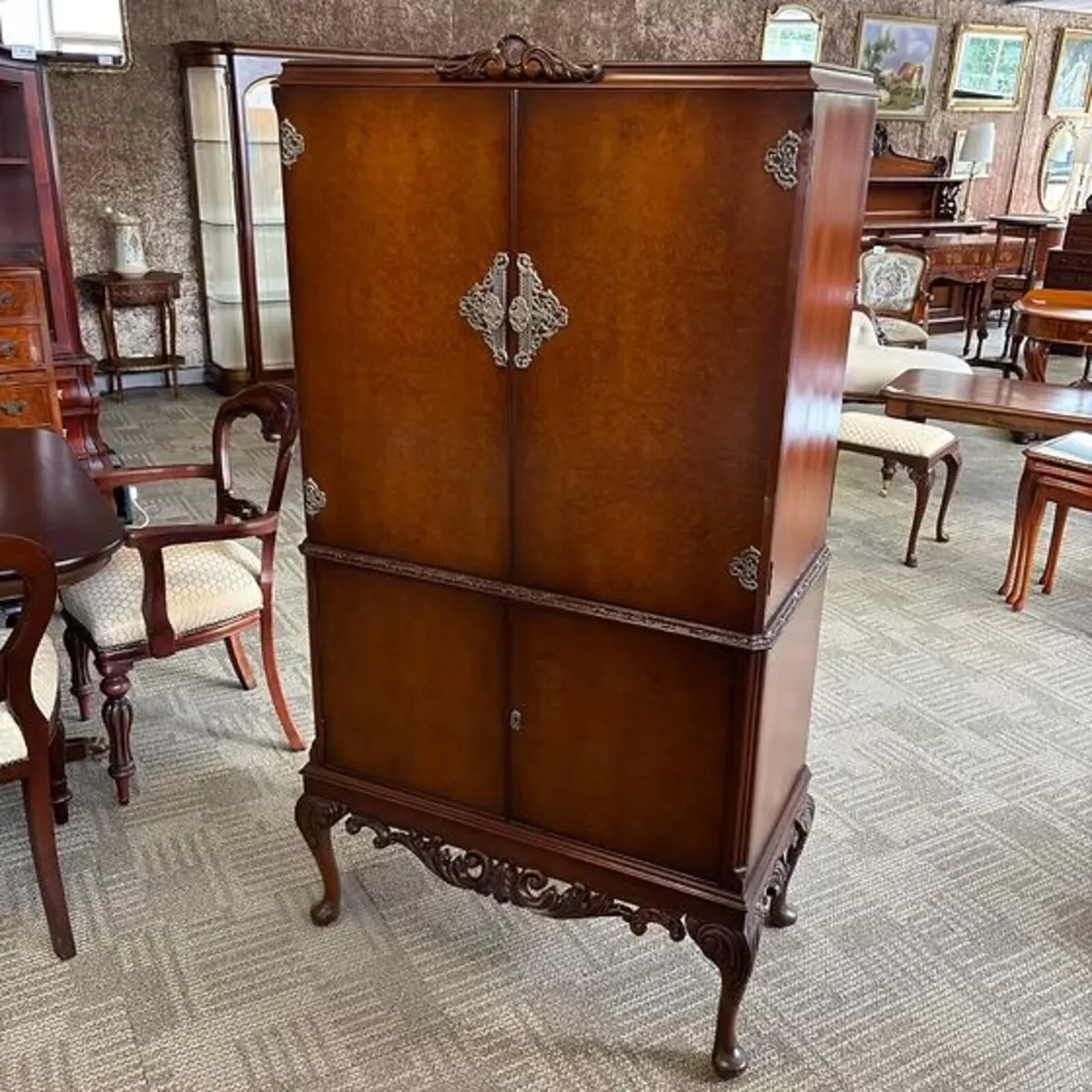 Fabulous walnut Queen Anne ornate drinks cabinet.