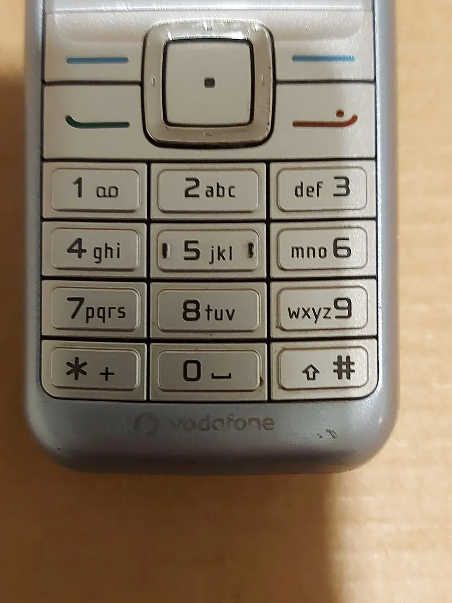 Nokia 6070 mobile phone, Vodafone network - Image 3