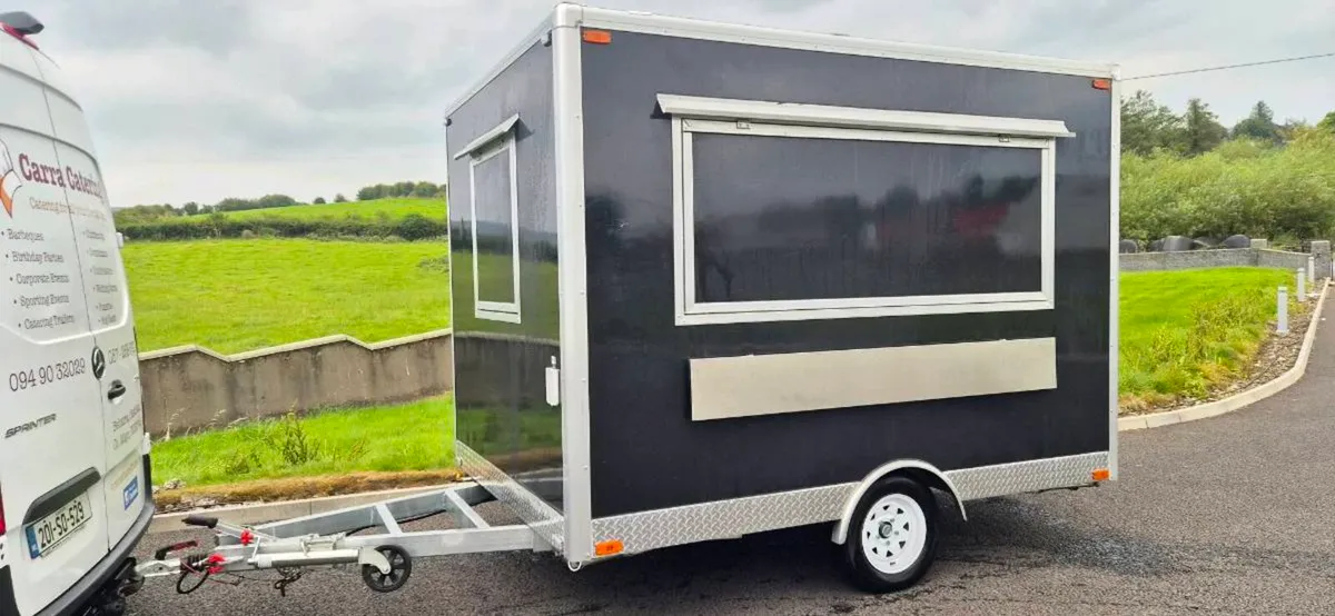 Catering trailer - Image 1
