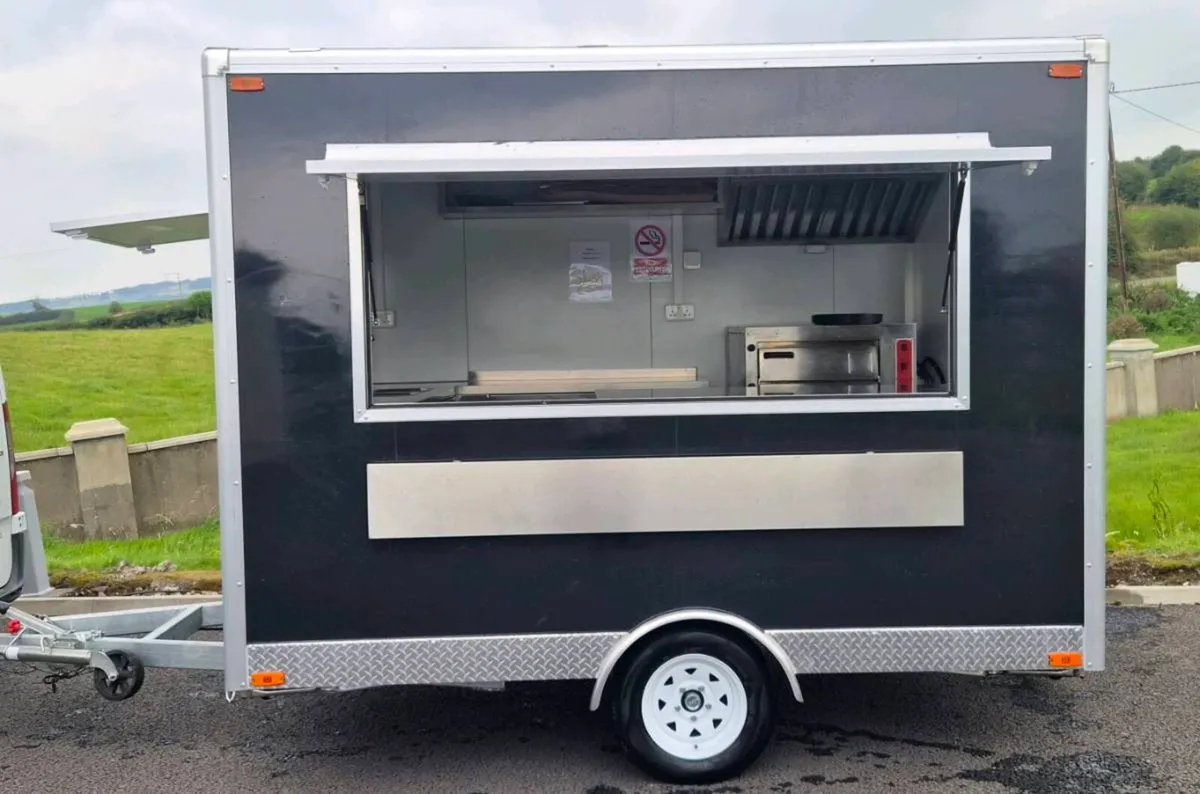 Catering trailer - Image 2
