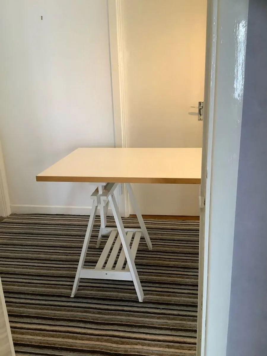 Threstle table /studio workbench - Image 2