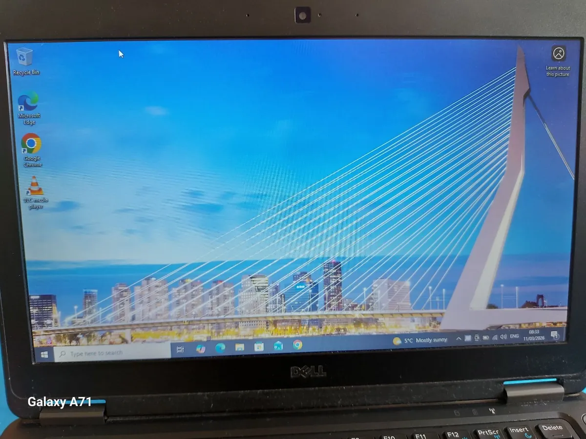 Dell Latitude E7250 Ultrabook, 8GB Ram, 238GB SSD - Image 2