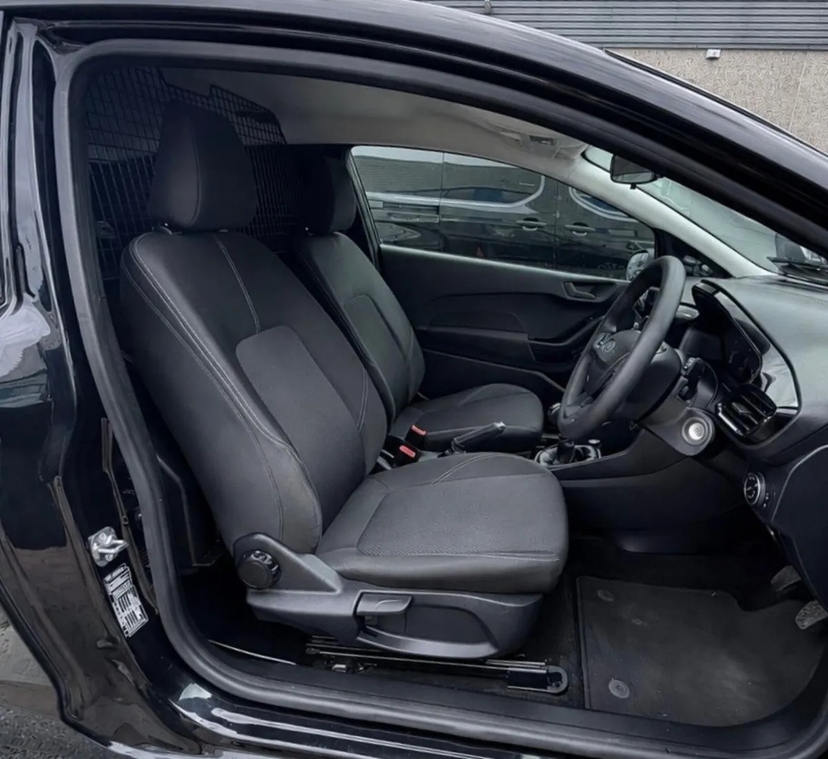 2022 Ford Fiesta Carvan Petrol Mild Hybrid - Image 4
