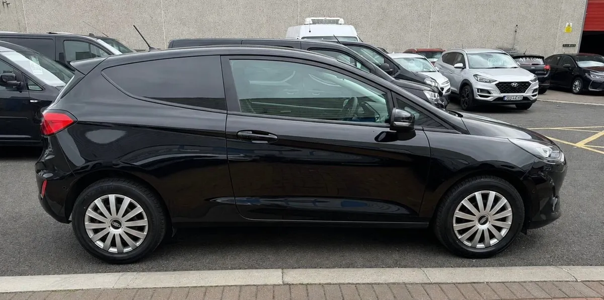 2022 Ford Fiesta Carvan Petrol Mild Hybrid - Image 3