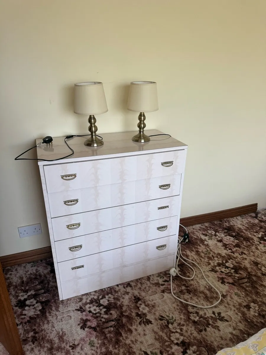 Bedroom set - Image 1