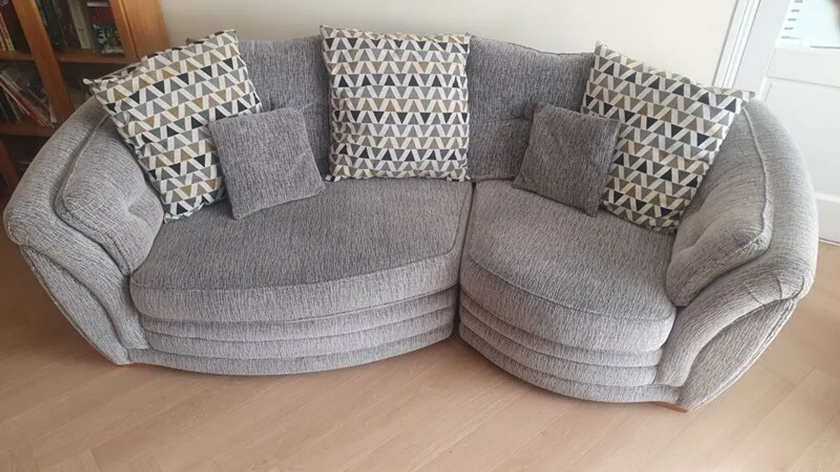 large grey sofa in good condition - Image 1