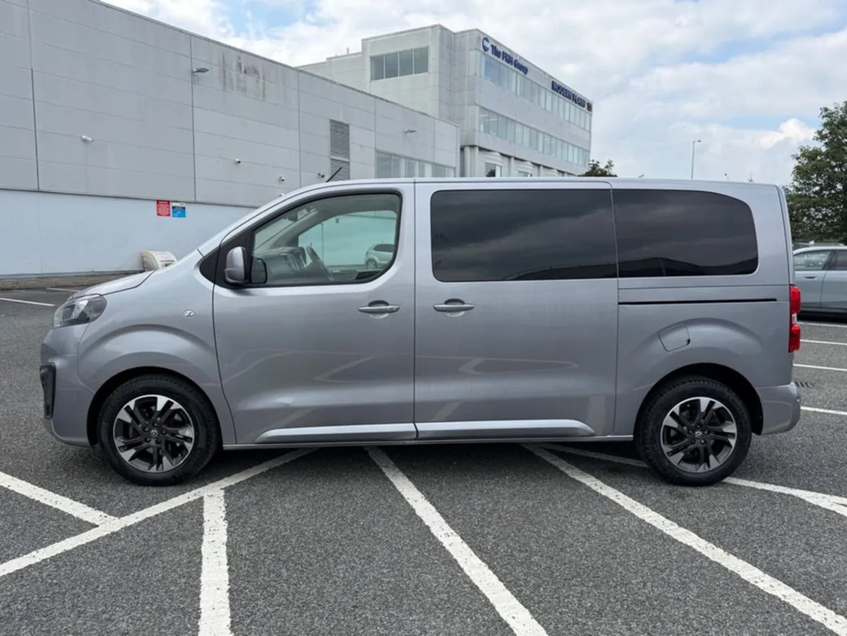 Toyota Proace 2.0 DIESEL, 8 SEATS, HUGH SPEC, LEAT - Image 3