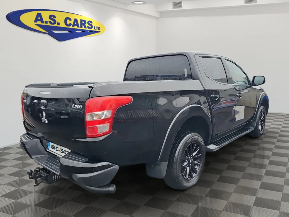 Mitsubishi L200 SUPERCHARGER BLACK EDITION ** ONE - Image 4