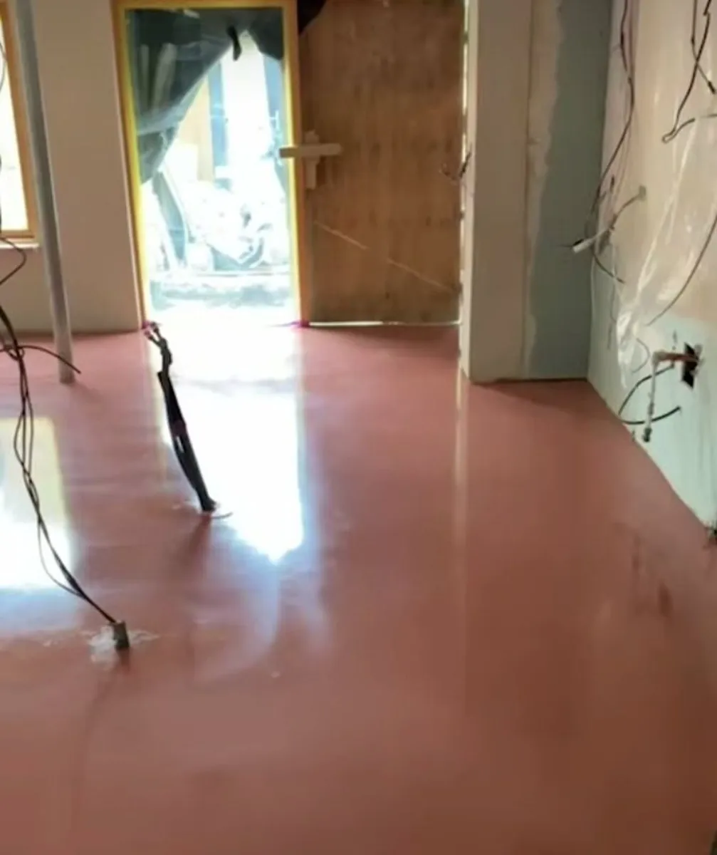 Polished quartz floors