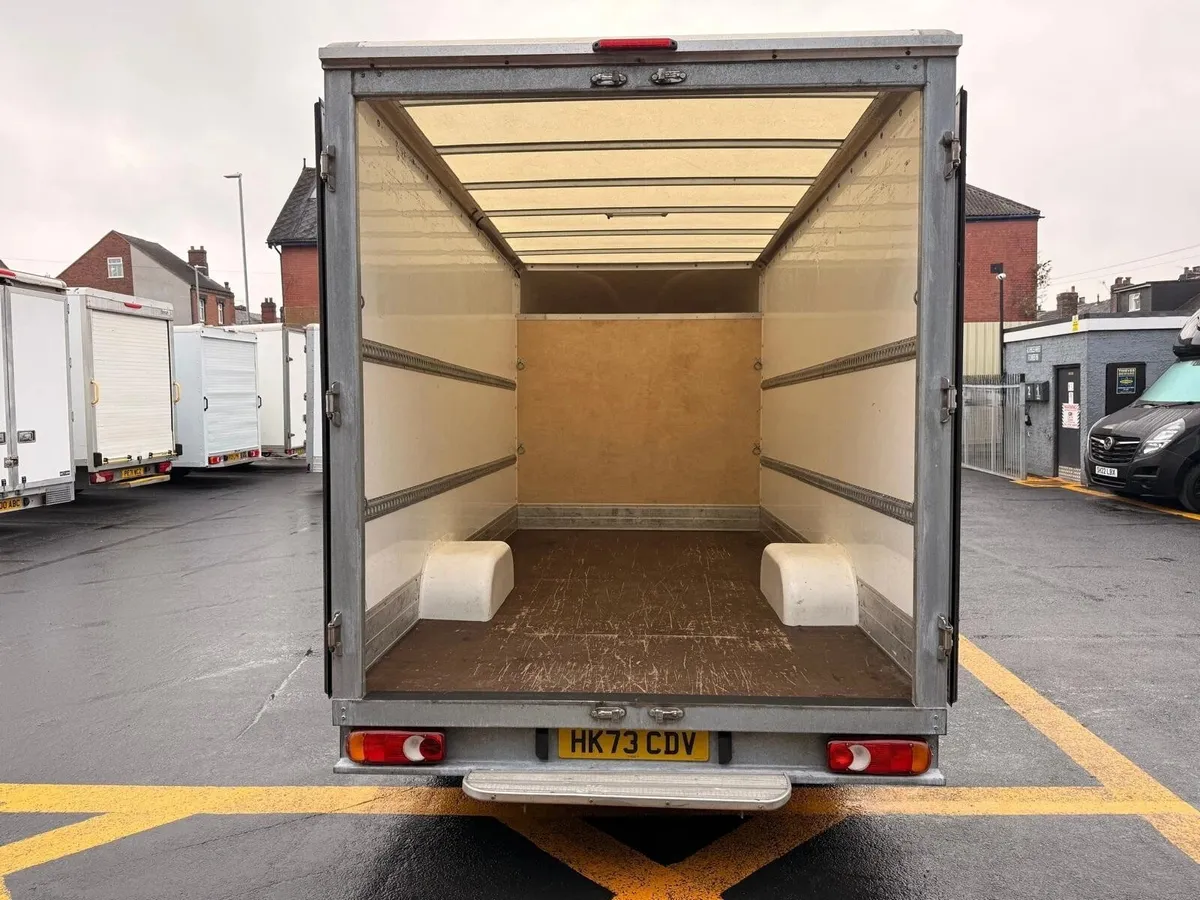 2023 Renault Master Luton Low Loader Van - Image 2