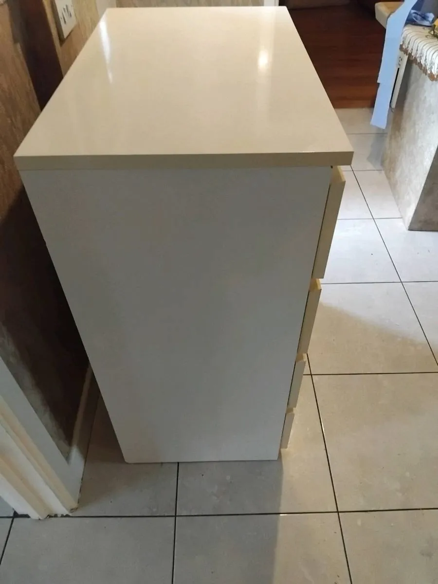 Chest of drawers - Image 2