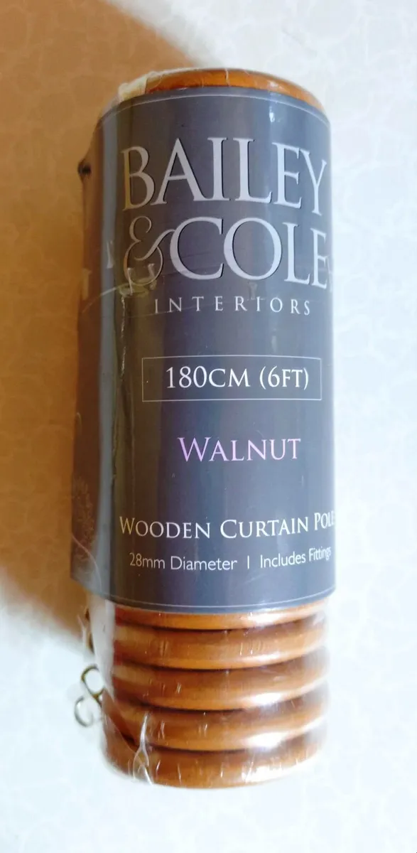 18 Walnut Colour Curtain Pole Rings (new). - Image 1