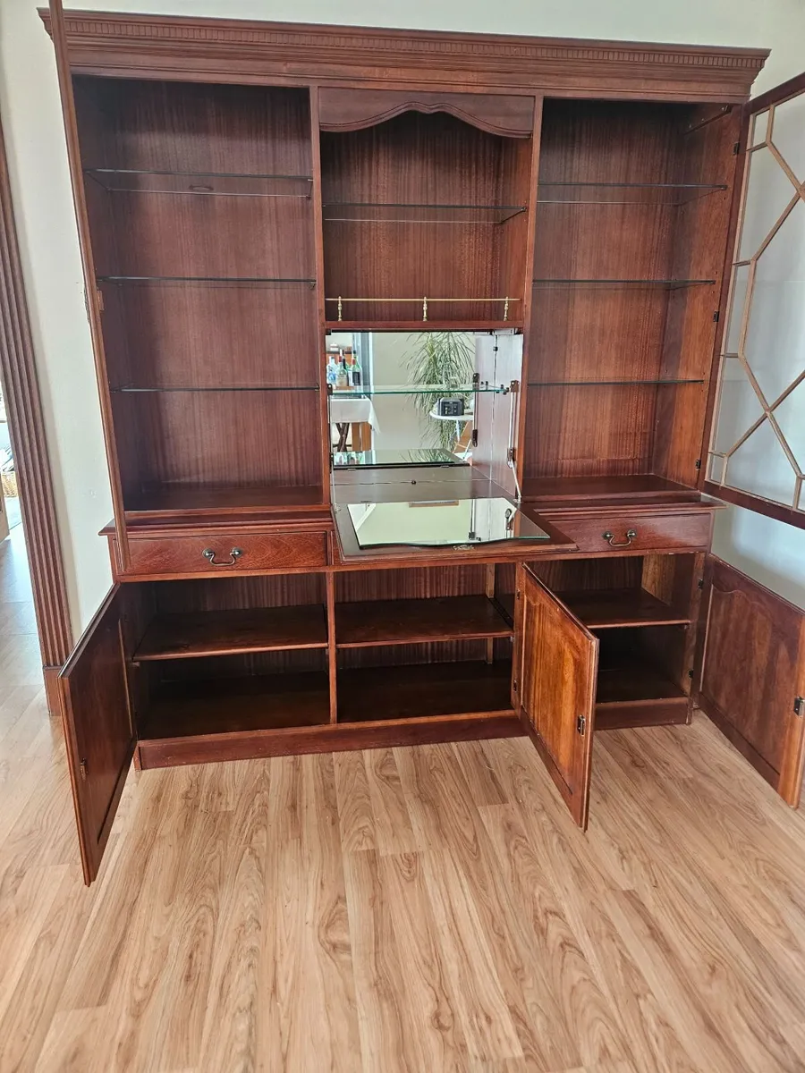 Display cabinet - Image 1