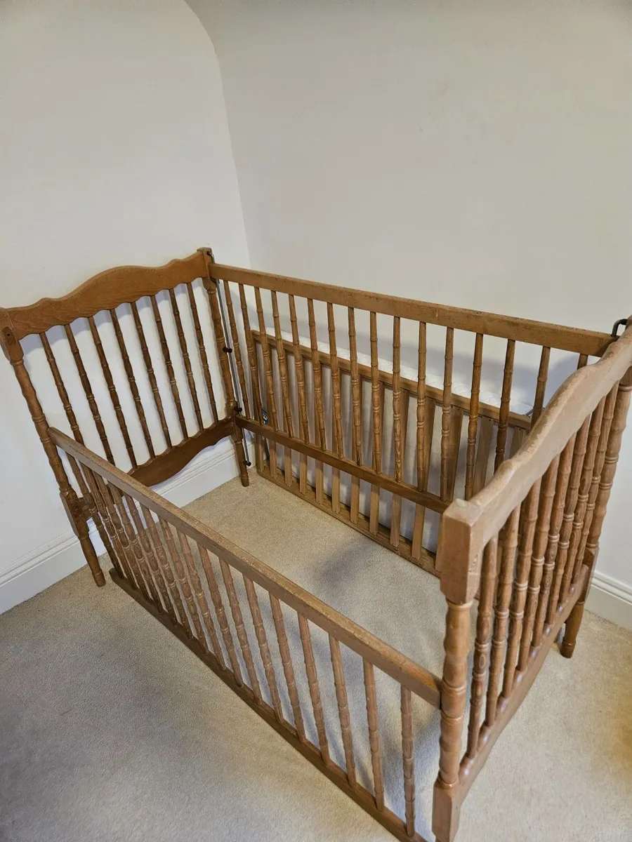 Baby cot - Image 1