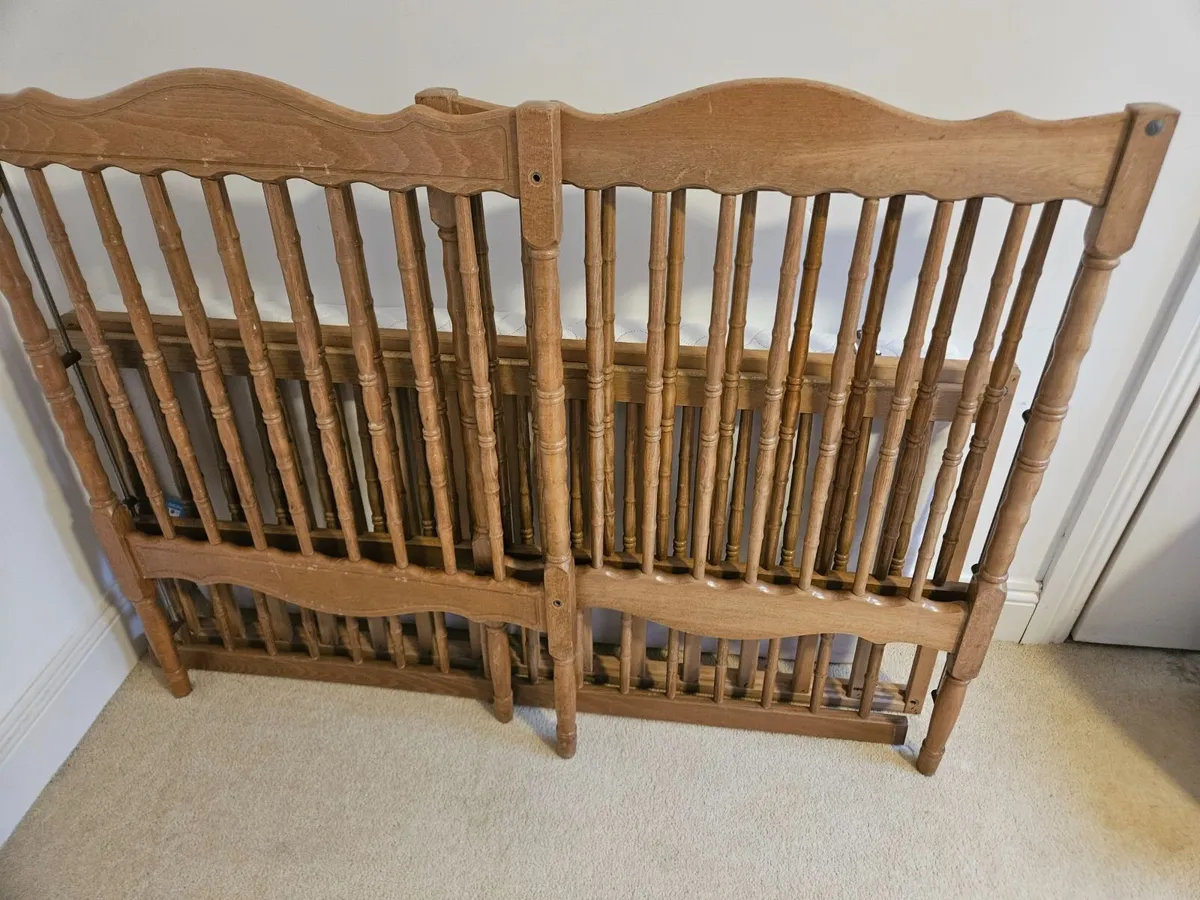 Baby cot - Image 2