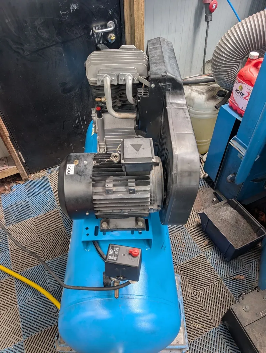 Air Compressor - Image 3