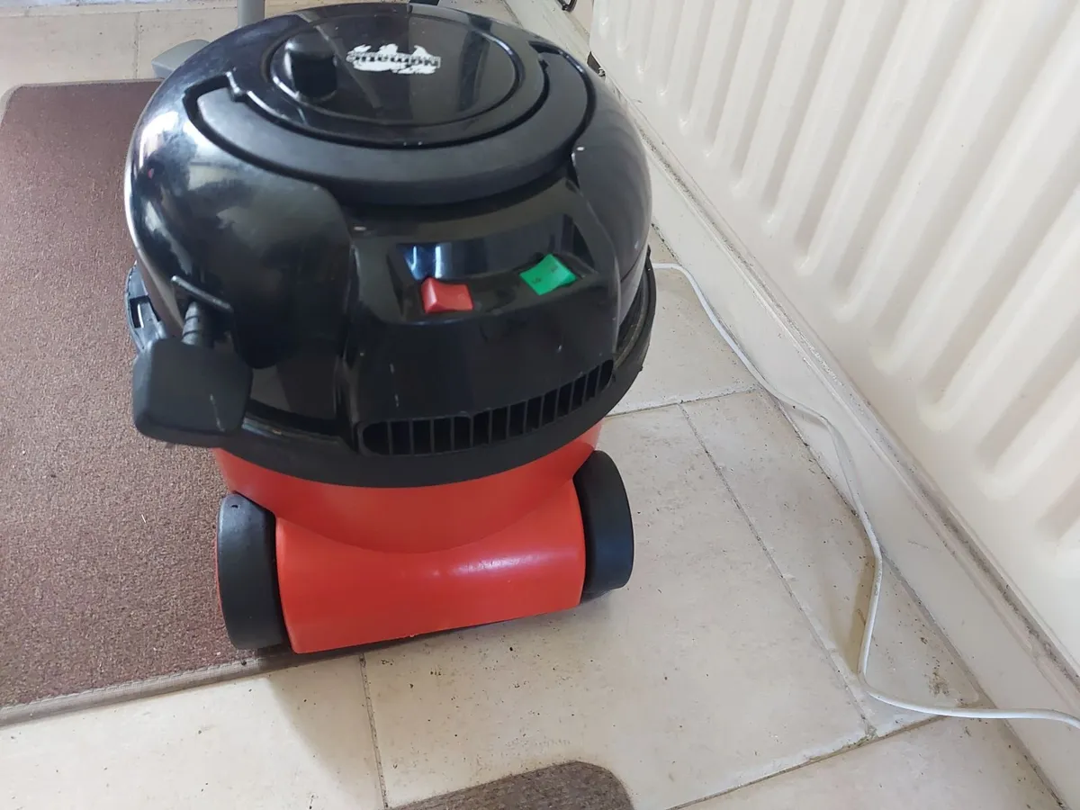Henry Vacuum Cleaner, Model HVR 200-22, Excellent - Image 4