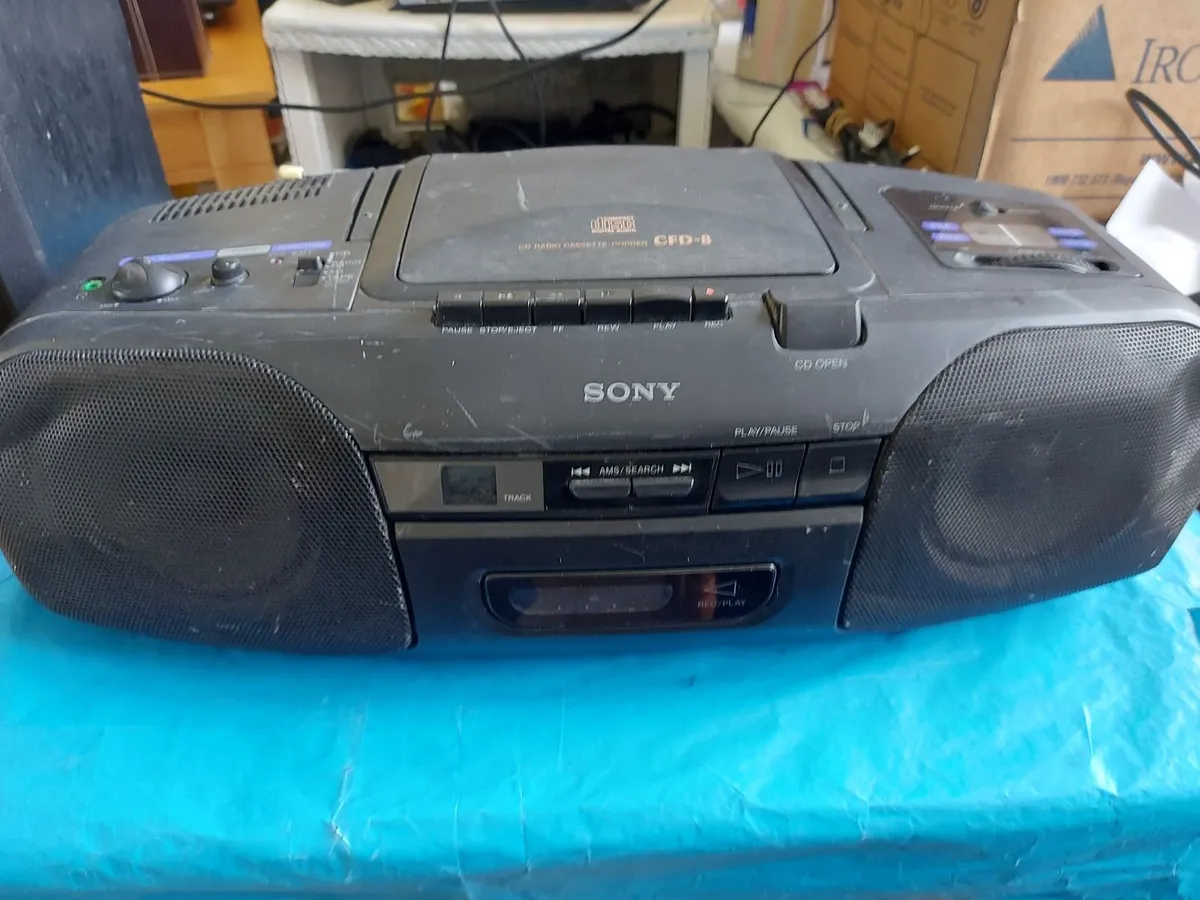 SONY CD Radio Cassette-Corder, Model No. CFD-8 - Image 2