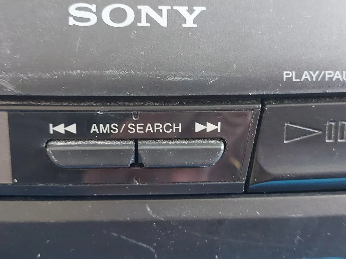 SONY CD Radio Cassette-Corder, Model No. CFD-8 - Image 4