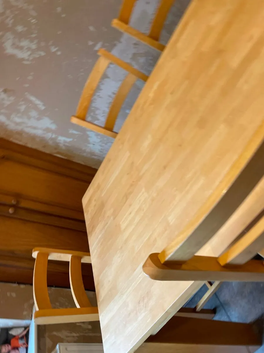 Kitchen table - Image 1