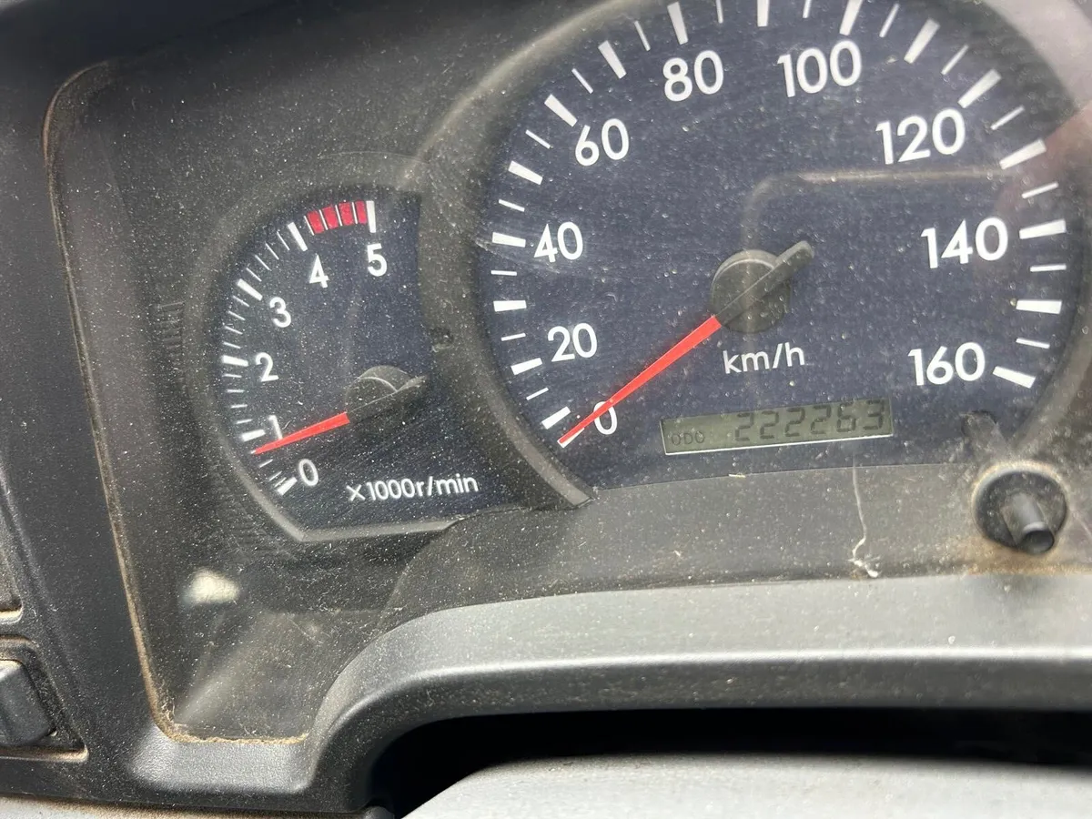 Mitsubishi Canter 2011 Cvrt 12/2026 - Image 3