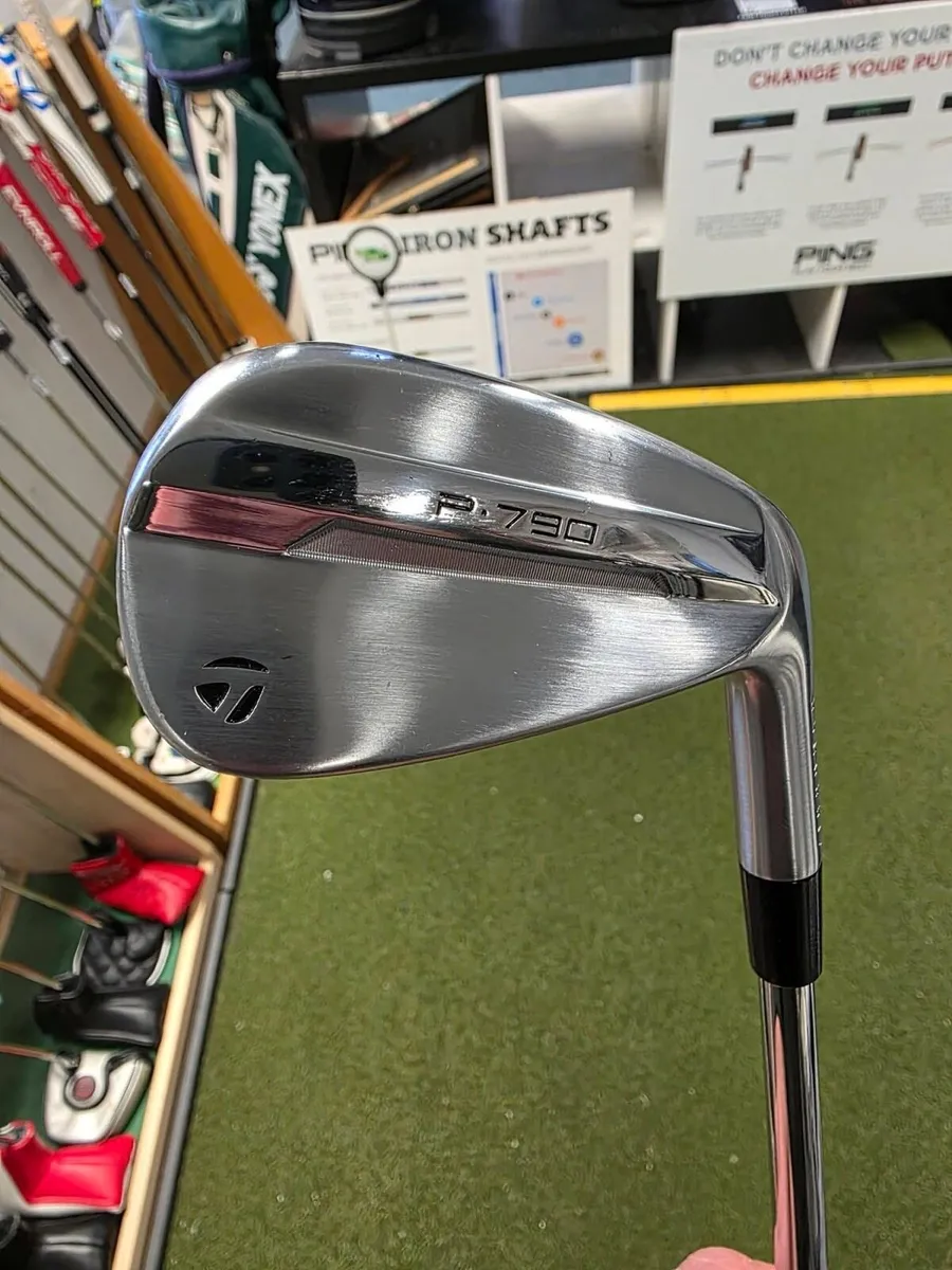 Taylormade 25 P-790 Forged Irons - Image 2