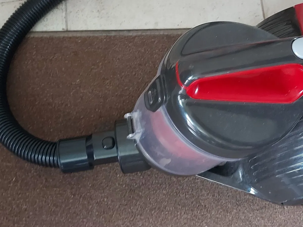 Essentials Vacuum Cleaner Model No. C700VC18 - Image 3