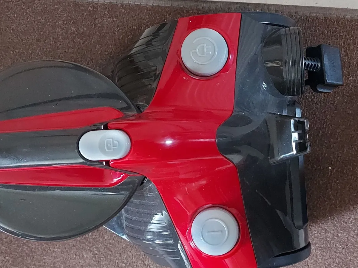 Essentials Vacuum Cleaner Model No. C700VC18 - Image 4