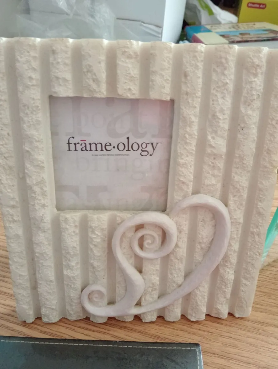 Picture frames - Image 1