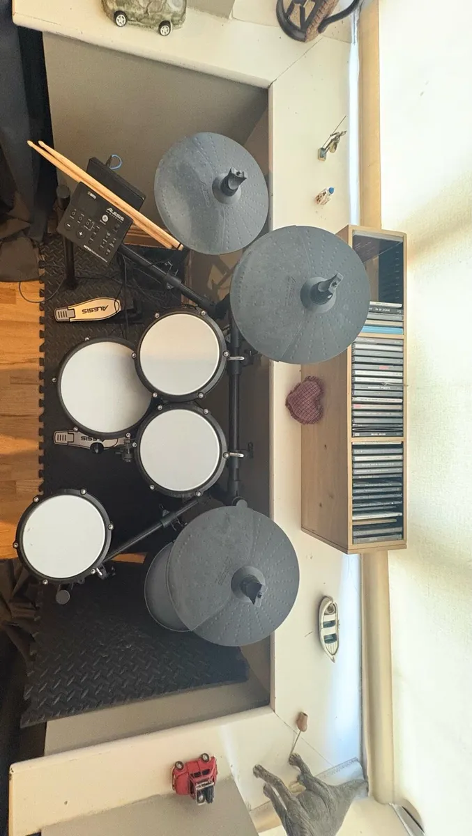 Drums - Image 1
