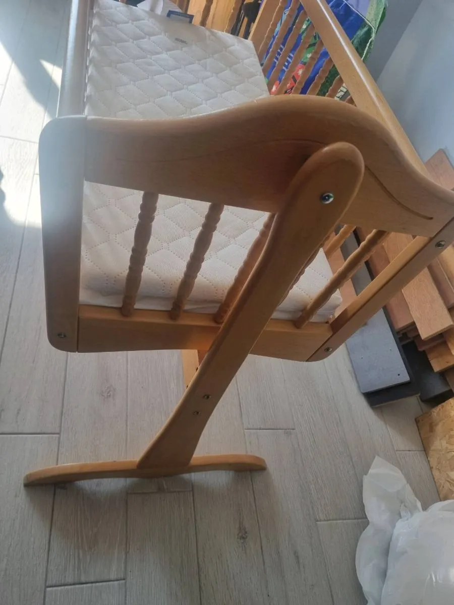 baby cot - Image 2
