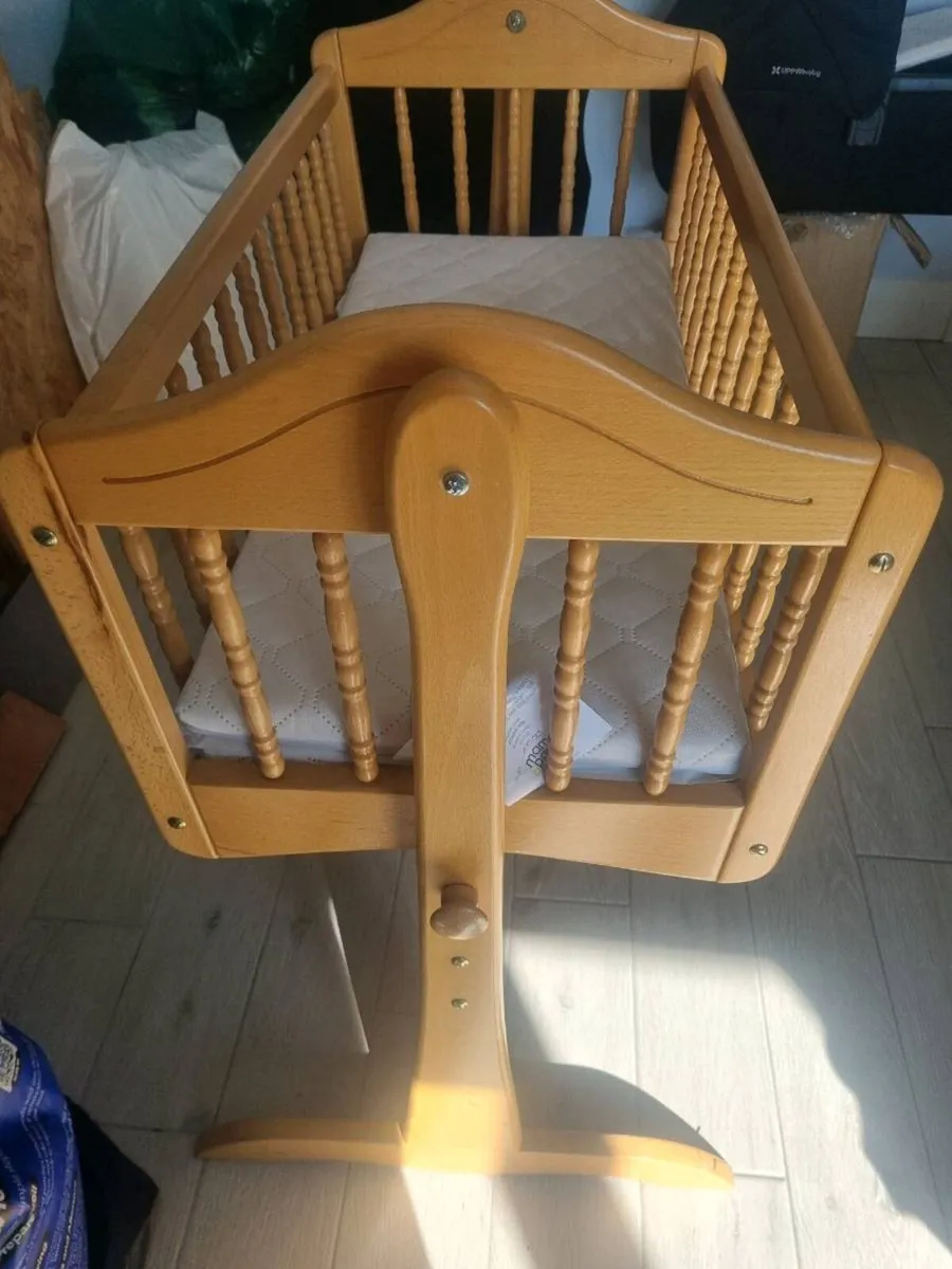 baby cot - Image 3