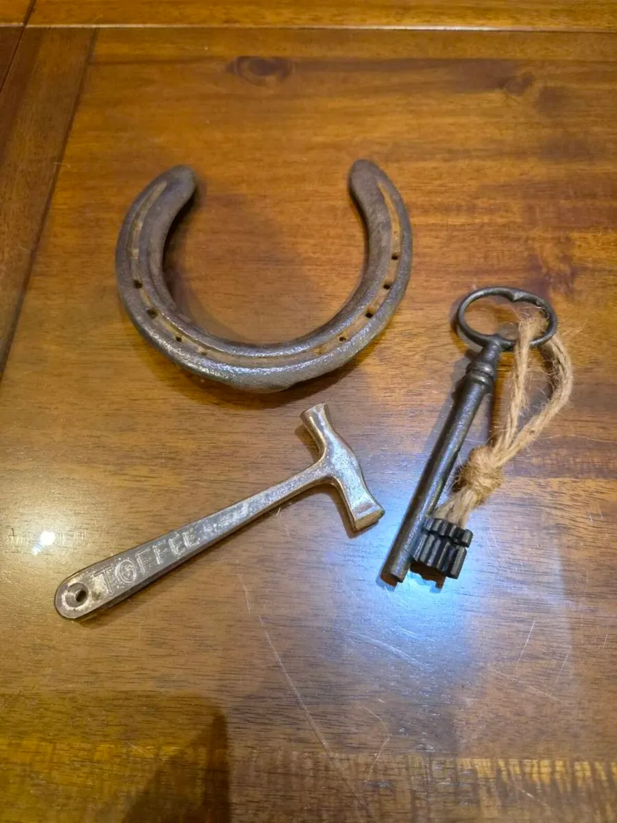 Antique vintage cottage door key hammer horse pub - Image 2