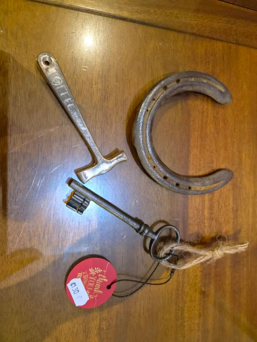 Antique vintage cottage door key hammer horse pub - Image 3