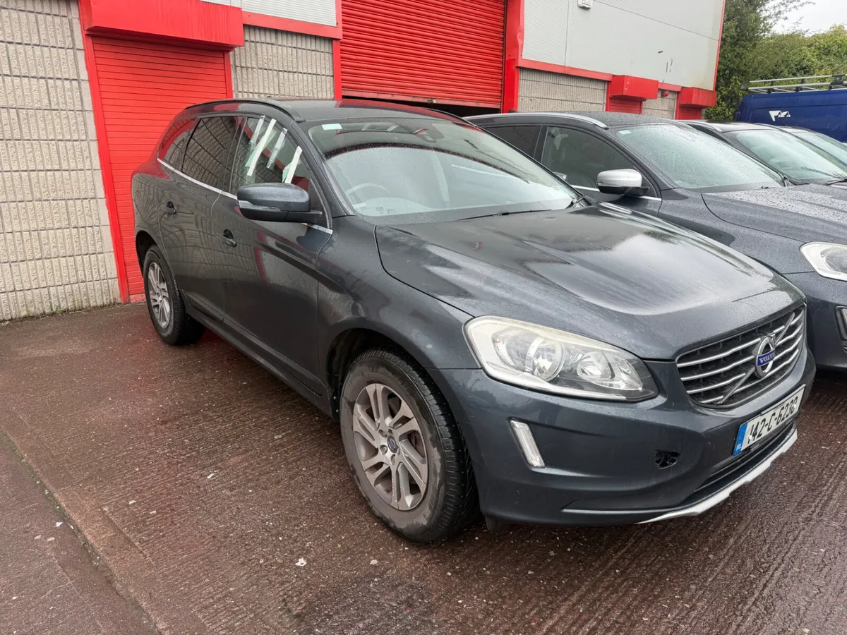 2014 Volvo xc60 no damage - Image 1
