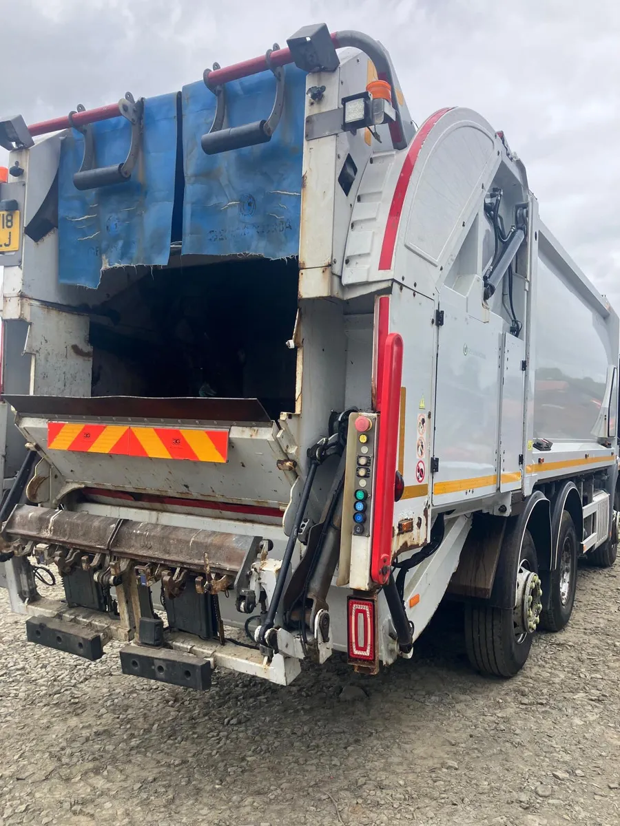 Mercedes bin lorry - Image 3