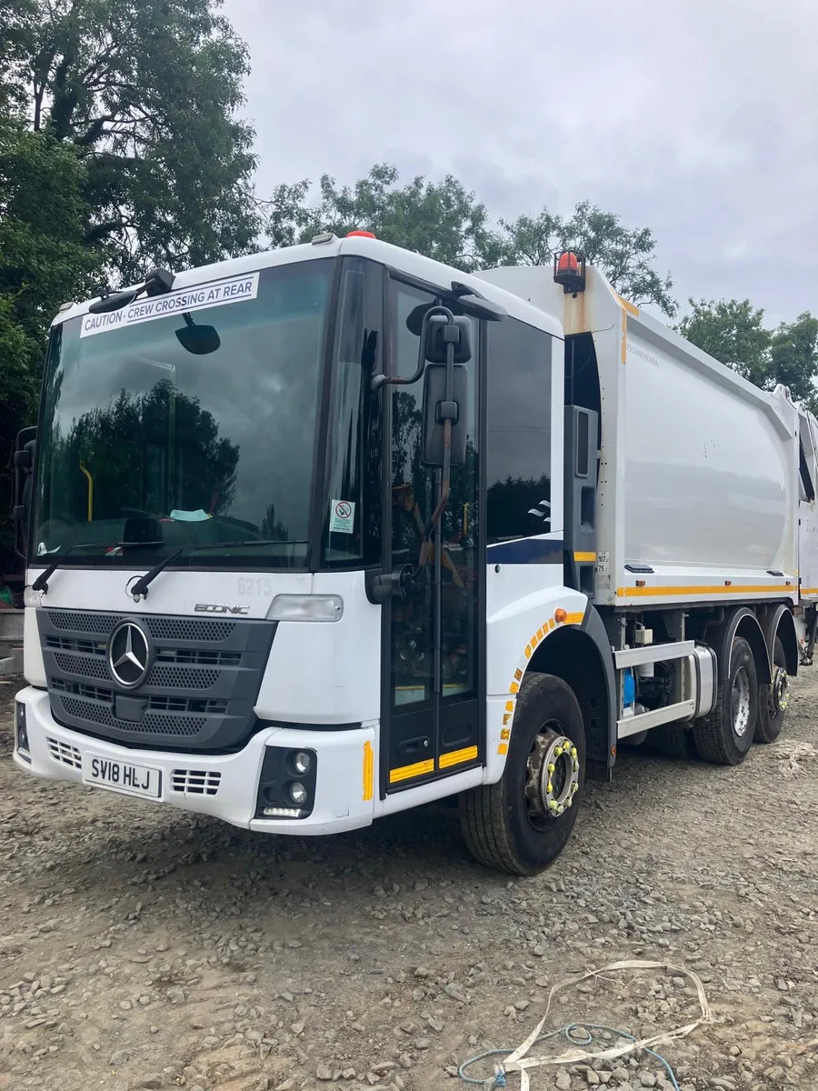 Mercedes bin lorry - Image 2