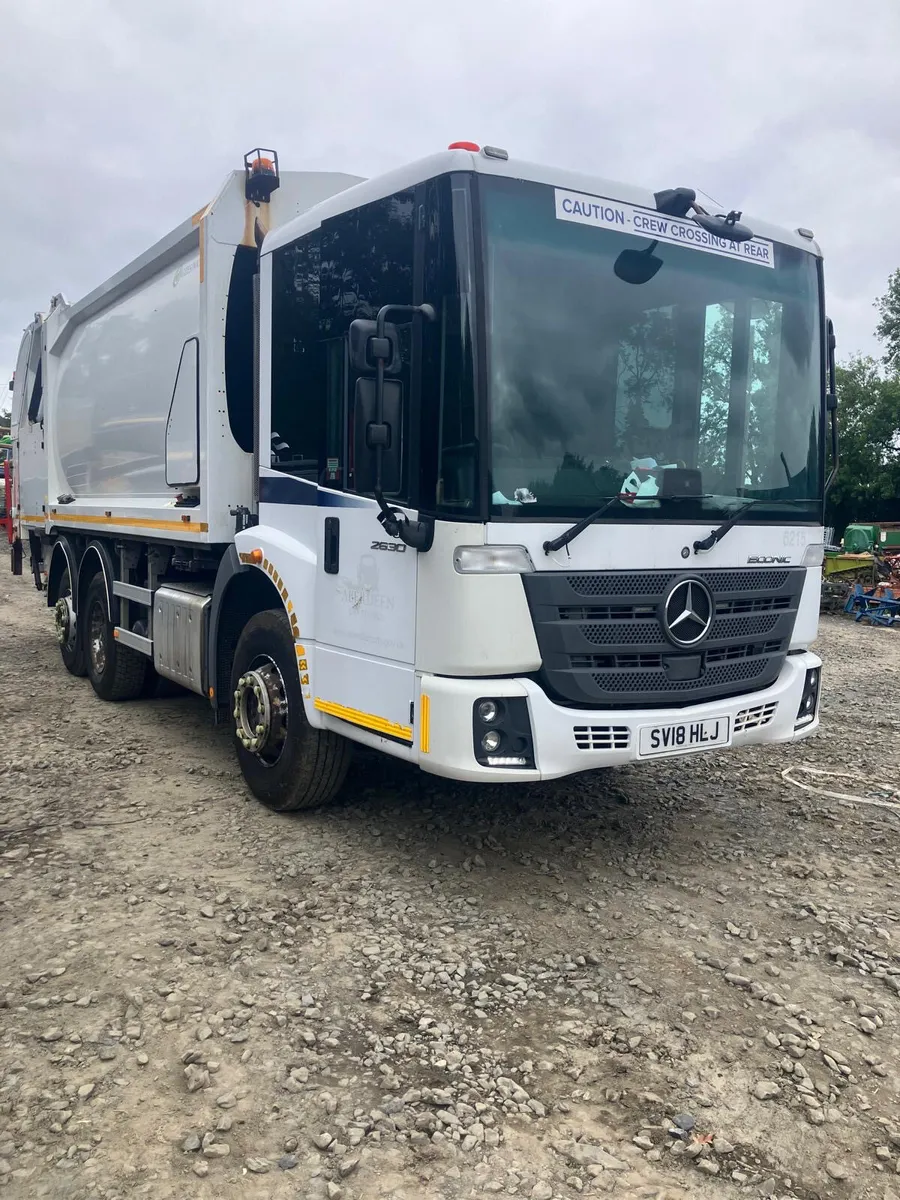Mercedes bin lorry - Image 1