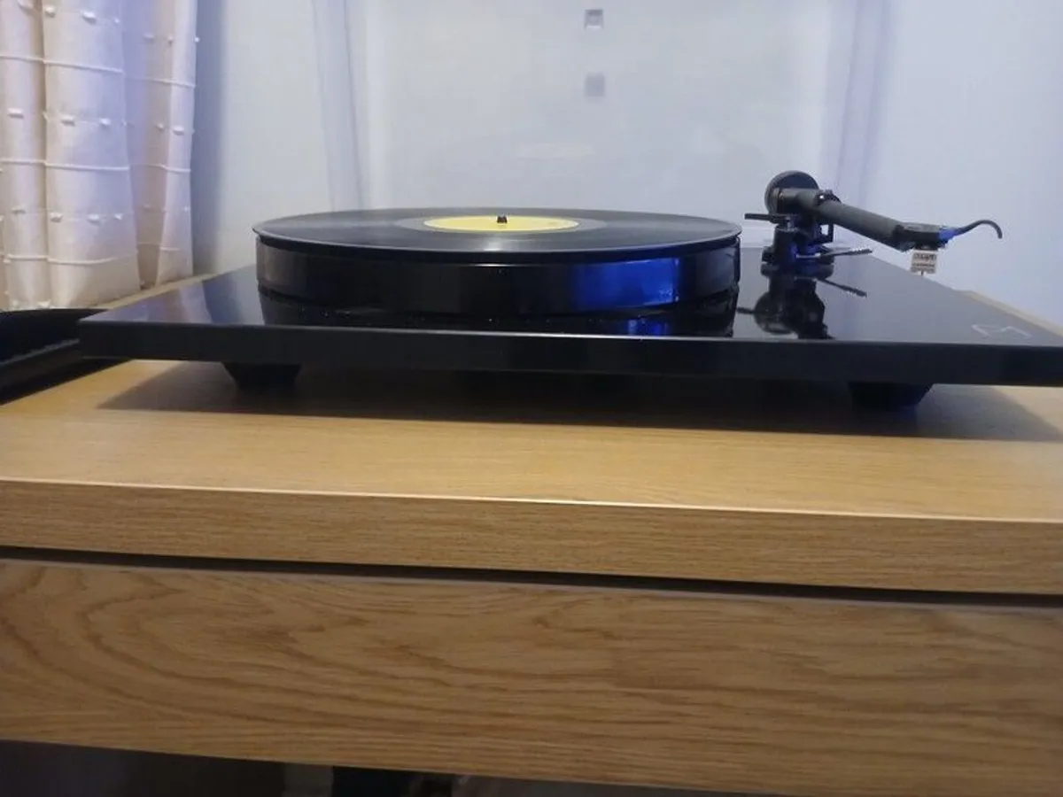 rega turntable excellent condition - Image 2