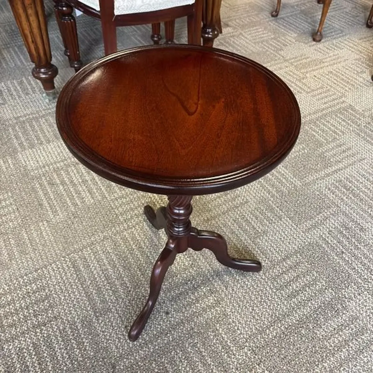 Fabulous mahogany round tripod wine table