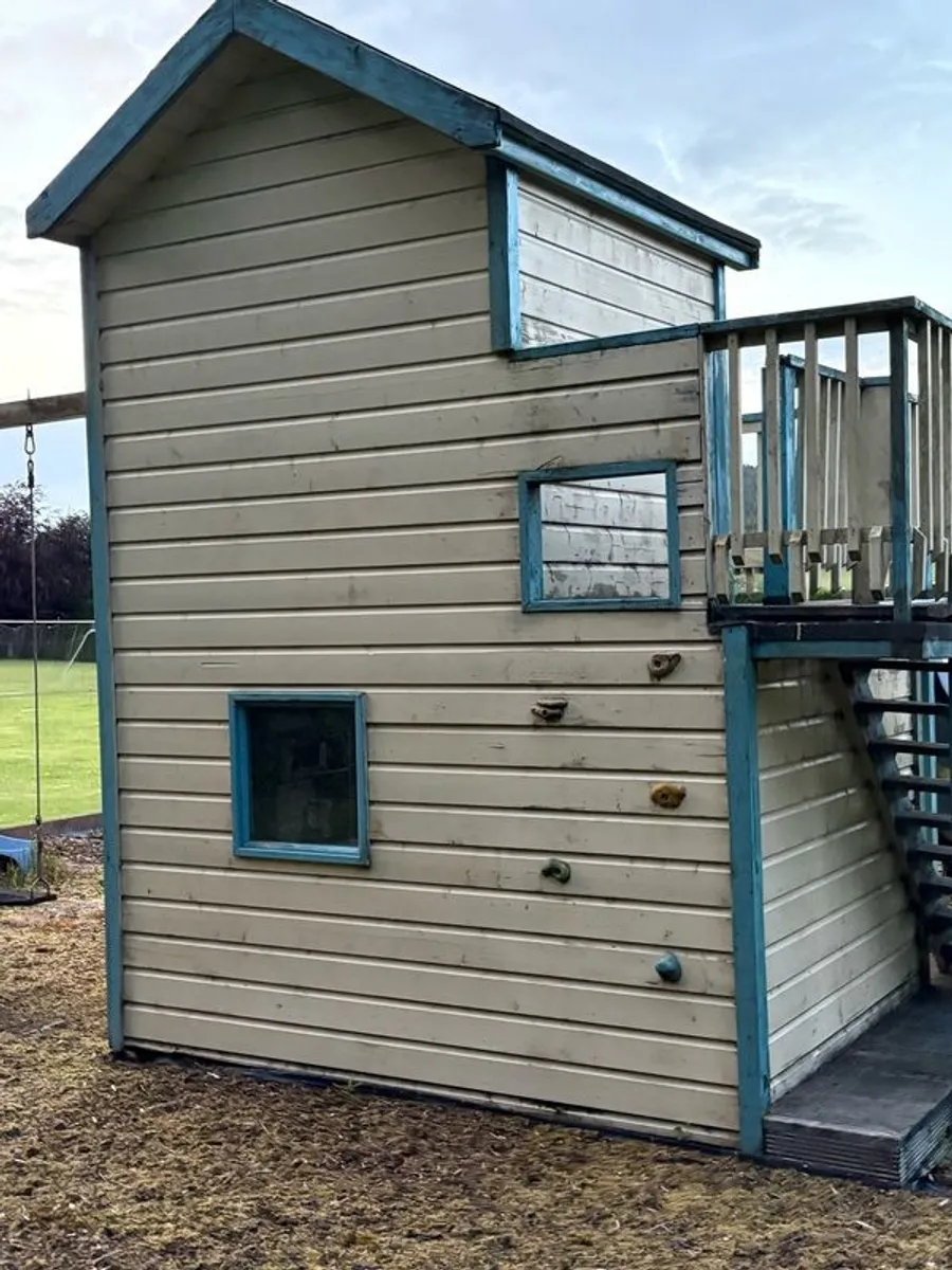 Playhouse, Swing Set. - Image 3
