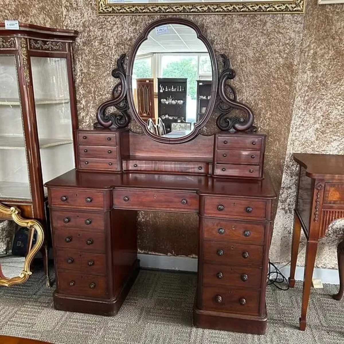Antique Victorian mahogany pedestal dressing table