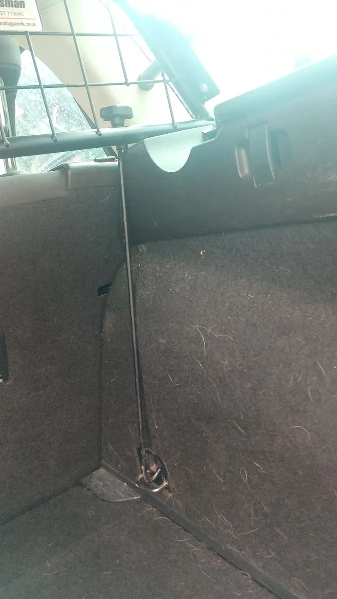 Vw passat dog guard and boot divider - Image 2